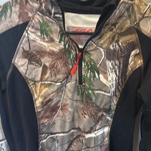 Worn Once Ladies 1/4 Zip realtree